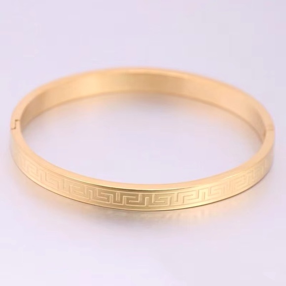 Stainless Steel Gold Plated Greek Carving Pattern Bangle Bracelet - Picture 4 of 5